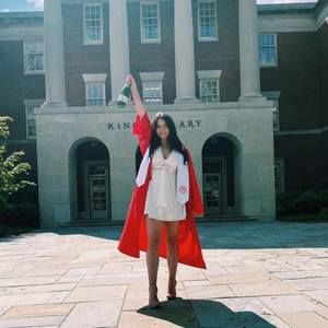 Meet your Posher, Caitlin